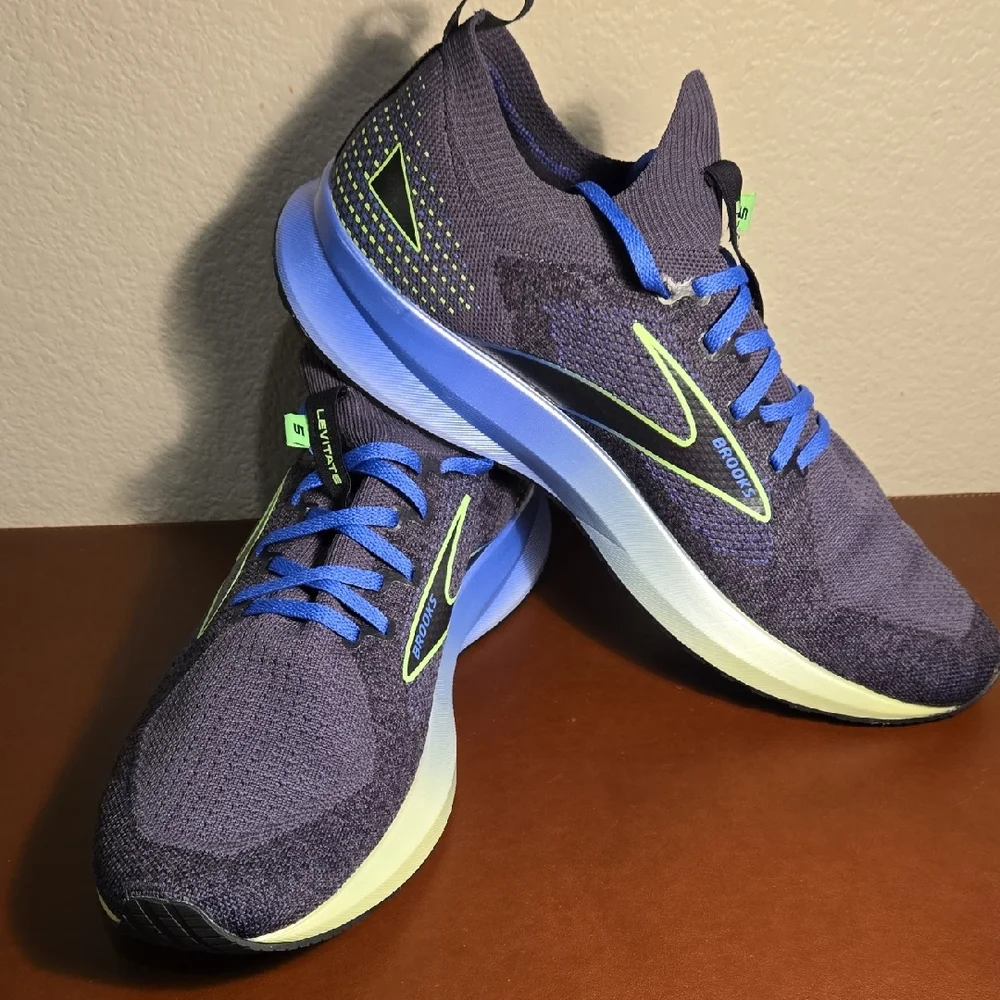 Brooks Men's Levitate Stealth Fit Size 12 Athletic Shoes - Picture 1 of 10